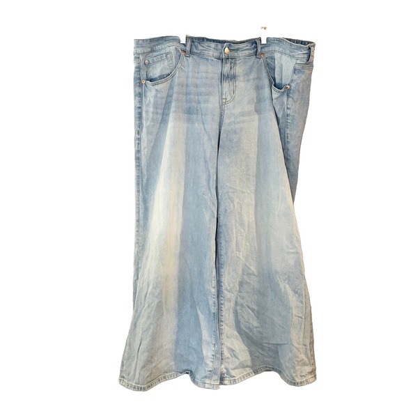 torrid Denim - Torrid Festi Baggy Mid Rise Wide Leg Jean in Light Wash Blue Denim 20R